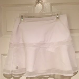 !OFFER! - ATHLETA TENNIS SKORT - NEVER WORN